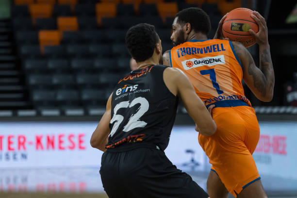 更是让他超 更是让他超